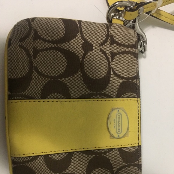 Coach wristlet - Picture 3 of 3